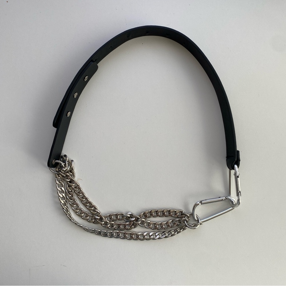 ASOS Black Belt with Silver Chain & Carabiner Details - Picture 2 of 4